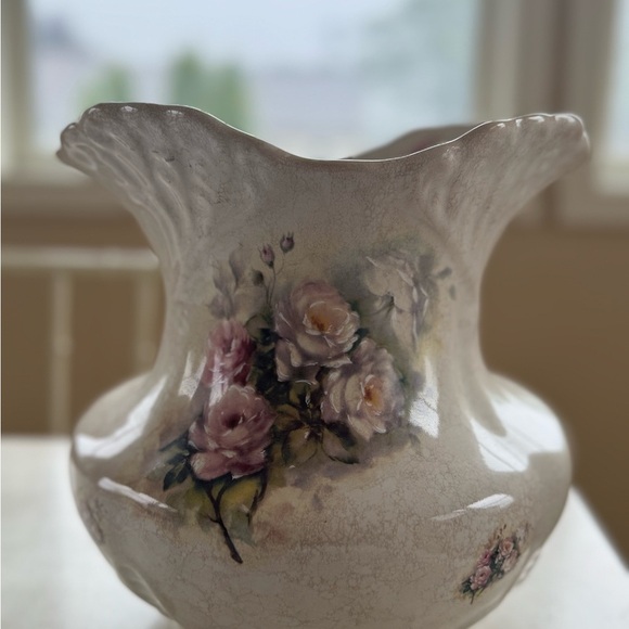 Elegant Floral Ceramic Vase - Picture 1 of 2